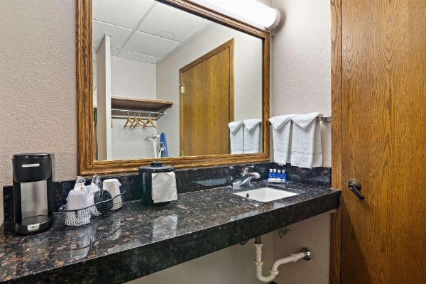 Rodeway Inn image 16