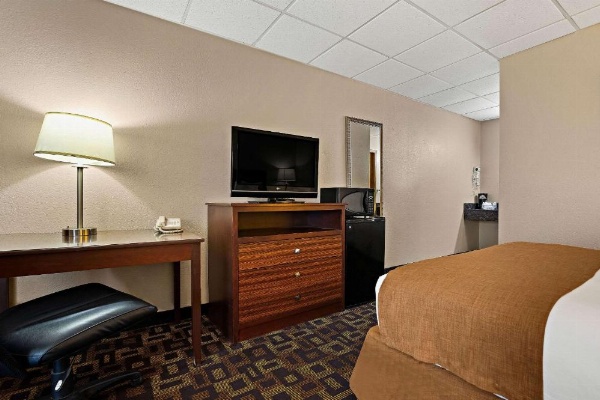 Rodeway Inn image 18