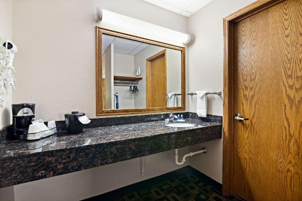 Rodeway Inn image 20