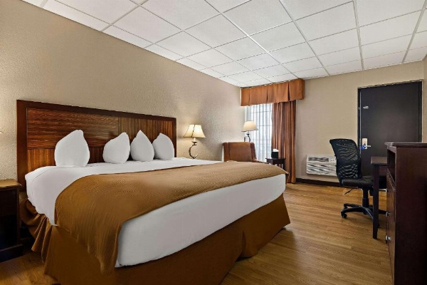 Rodeway Inn image 23