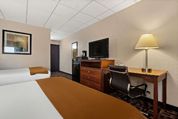 Rodeway Inn image 25