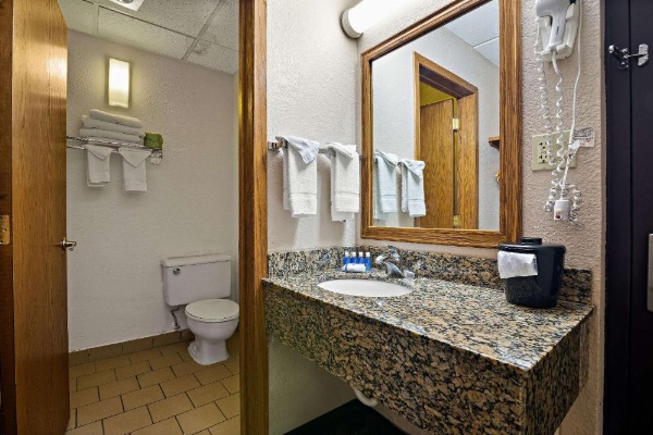 Rodeway Inn image 26