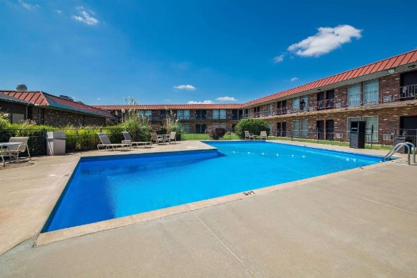 Rodeway Inn image 30